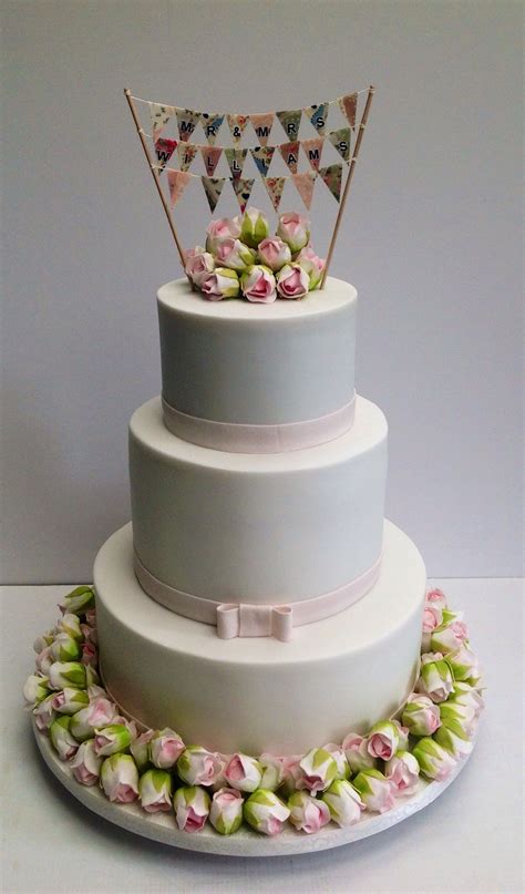 Round Wedding Cakes | Round wedding cakes, Cake, Wedding cake roses