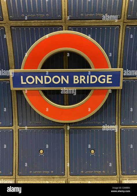 London Bridge Tube Station Stock Photo - Alamy