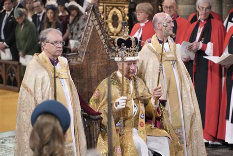 King Charles III crowned in UK's 1st coronation in 70 years | Daily Sabah