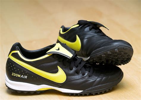 File:Nike Zoom Air Football Boots.jpg - Wikipedia