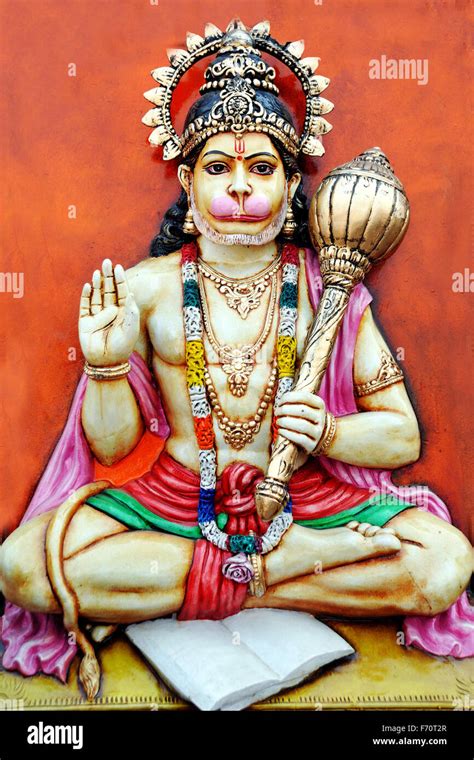 Lord hanuman sculpture hi-res stock photography and images - Alamy