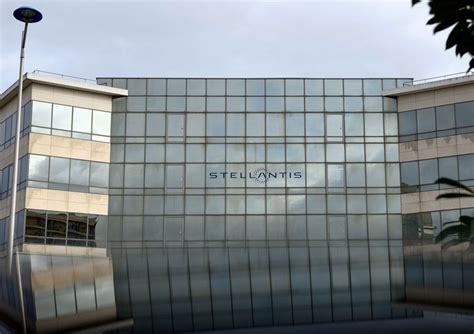 Stellantis output in Italy to fall in 2022 for a fifth year, union says