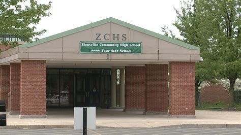 ‘Sickening’ photo shows group of Zionsville students giving Nazi salute on school property ...