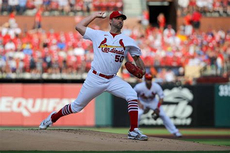 Adam Wainwright Thanks Cardinals Fans For Their Support