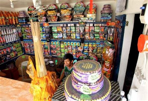 Bulacan fireworks factories back in business | Philstar.com