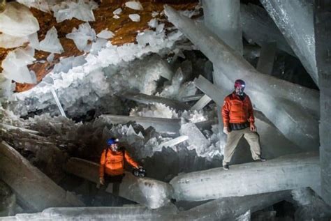 Cave of the Crystals in Mexico Looks Just Like The Fortress of Solitude - TVovermind