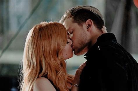 shadowhunters, kiss, and jace kép | Shadowhunters, Clary and jace, Shadow hunters