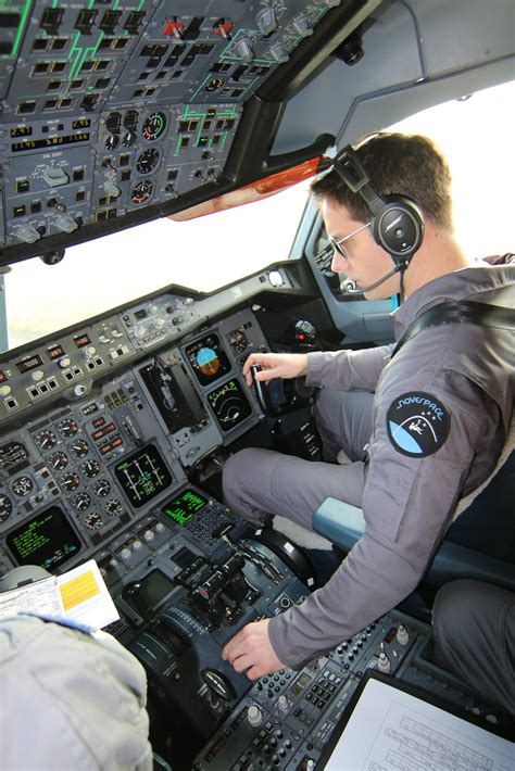 Airbus A310 cockpit - a photo on Flickriver