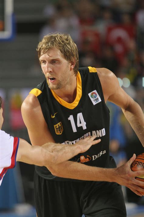 Dirk Nowitzki #Alemania #Selección | Dirk nowitzki, Athlete, Dallas mavericks