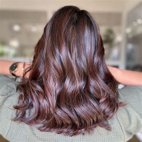 50 Mahogany Hair Color Ideas for Women in 2022 (With Pictures)