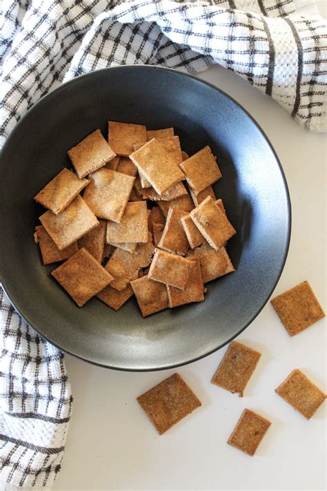 Spicy Vegan Cheese Crackers - Meals By The Mountain | Recipe | Gluten ...