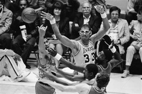 Kareem Abdul-Jabbar's Height Made Him the King of the Court - FanBuzz