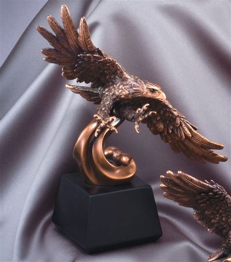 Soaring Eagle Statue | Hit Trophy