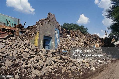 1993 Latur Earthquake Photos and Premium High Res Pictures - Getty Images