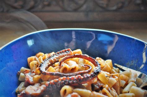 Stewed Octopus with pasta - ManaCooks