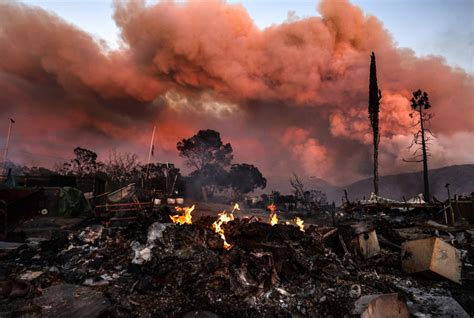 Evacuation orders issued as Nixon Fire burns uncontrolled in Southern ...