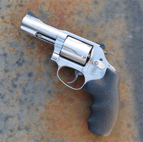 357 Magnum Revolver Smith And Wesson Snub Nose