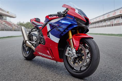 2020 Honda CBR1000RR-R Fireblade SP hits 299km/h in fourth gear ...