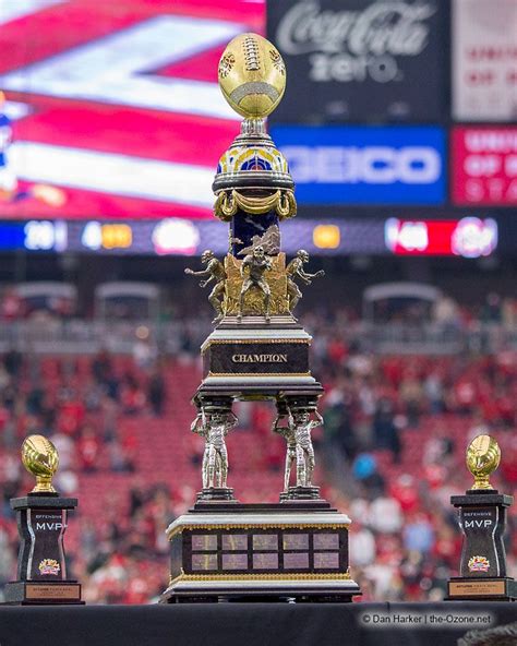 Fiesta Bowl trophy goes to the Buckeyes. 16-01-01-FB-2522-Dan Harker - Ozone | Fiesta bowl, The ...