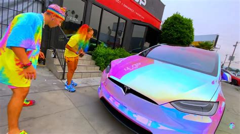 unicorn-tesla-wrap-2 - TESLARATI