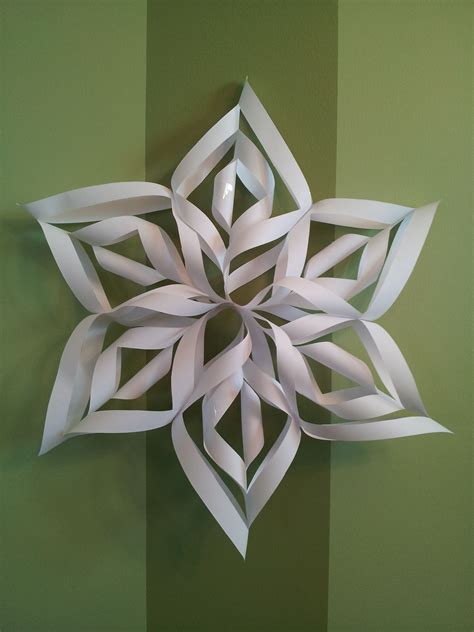 Paper snowflake Paper Snowflakes, Christmas Decorations, Parties, Crafty, Holidays, Fiestas ...