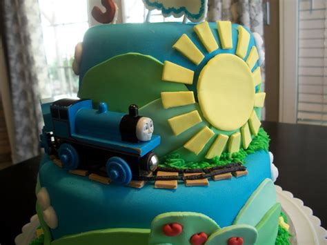 Kinna's Kreations!: Thomas Cake!