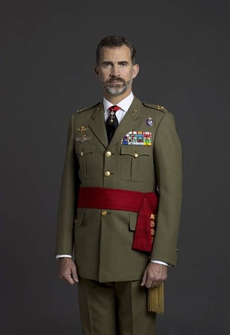 New official photographs of the King of Spain | Spanish king, Men in uniform, Spain