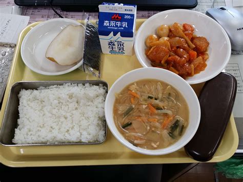 What A Month of Japanese School Lunches Looks Like » Yatta-Tachi