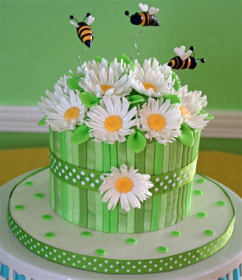 Daisy Cake - CakeCentral.com