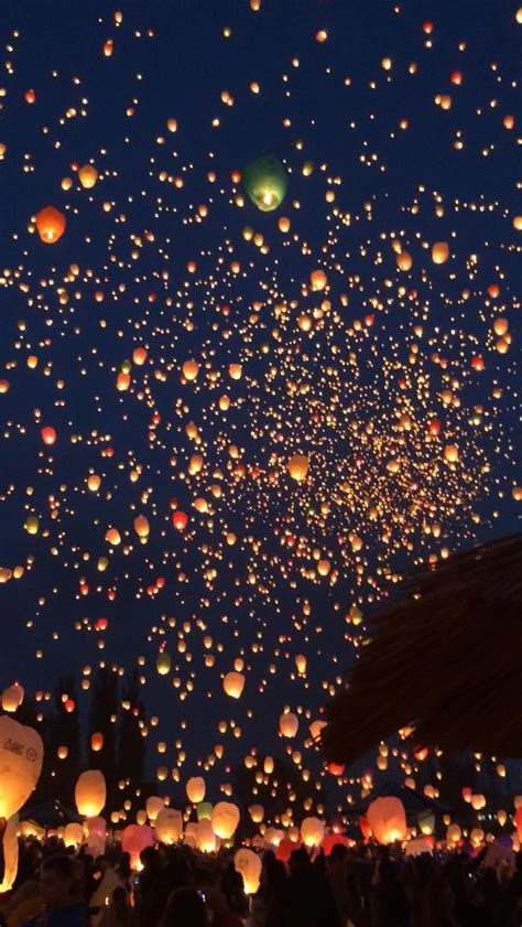 Sky Lantern Wallpaper Sky, Lantern Wallpaper, Scenery Wallpaper, Screen Wallpaper, Disney ...