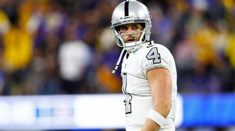 Why did the Raiders bench Derek Carr? Offseason trade rumors might ...