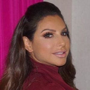 Jennifer Aydin - Age, Family, Bio | Famous Birthdays