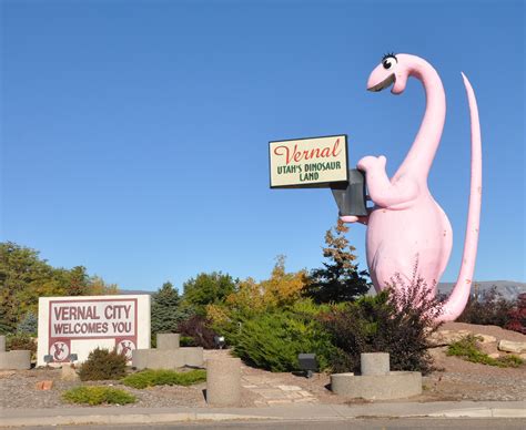 Explore "Dinosaurland" in Vernal, Utah! - SkyBlog