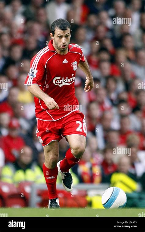 JAVIER MASCHERANO LIVERPOOL FC ANFIELD LIVERPOOL ENGLAND 22 September 2007 Stock Photo - Alamy