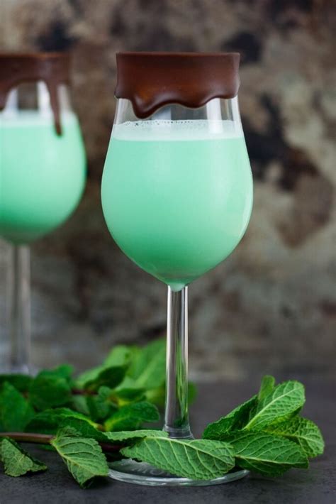 20 Classic Ice Cream Cocktails - Insanely Good