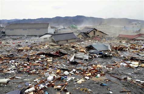 The Ronish Blog: Tsunami hits Japan after 8.9 earthquake