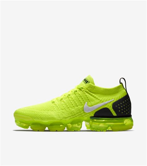 Nike Air Vapormax Flyknit 2 NRG 'Team Red & Black & Vachetta Tan ...