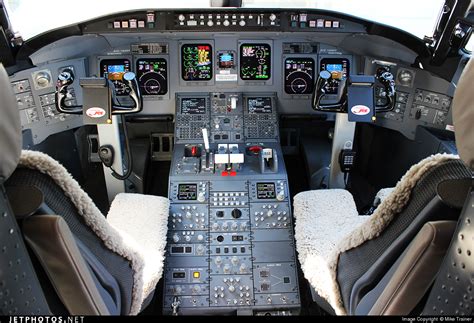 Crj 900 Cockpit