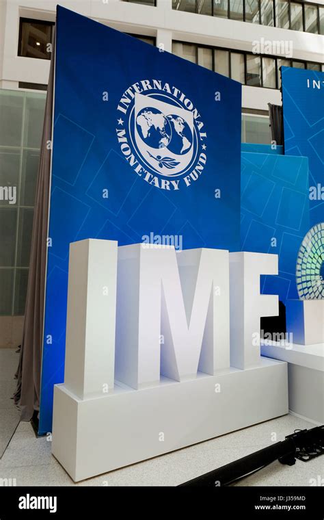 International Monetary Fund ( IMF seal / logo) logo - Washington, DC USA Stock Photo - Alamy