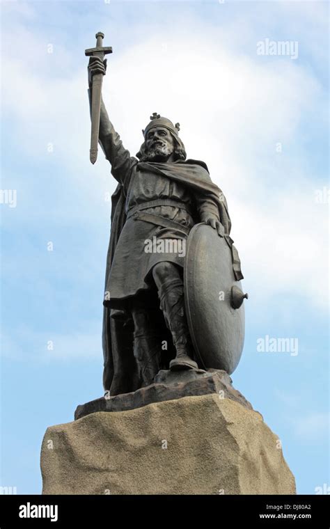 King Arthur statue Winchester, Hampshire, England, UK Stock Photo - Alamy