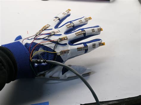 Ben Krasnow: DIY 10-finger flex sensor gloves for possible VR or video ...