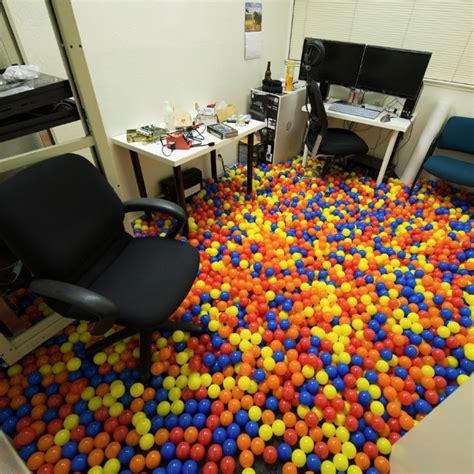 21 Office Pranks To Cure Your Work Flow Boredom - Gallery | eBaum's World