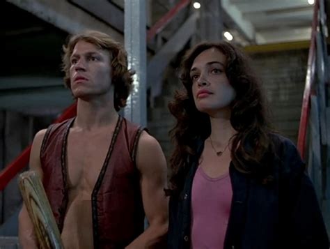 Michael Beck and Deborah Van Valkenburgh in The Warriors