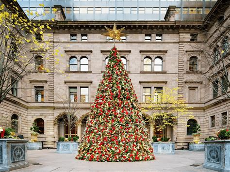 Lotte New York Palace Christmas Tree: Real NYC Magic