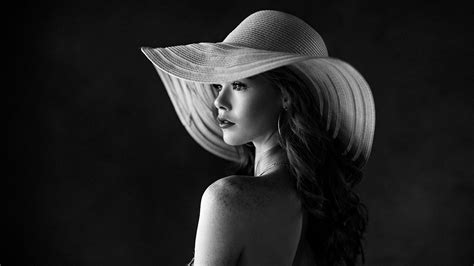 Black and White Portrait Photography [Ultimate Guide] | Bidun Art