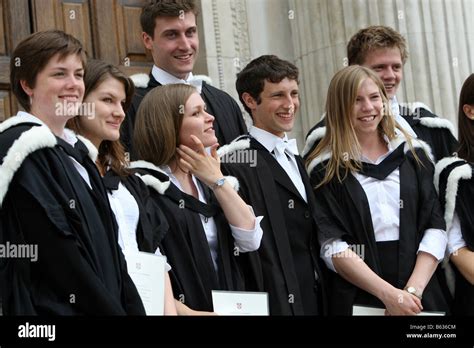 GRADUATION CEREMONY FOR STUDENTS AT CAMBRIDGE UNIVERSITY Stock Photo ...