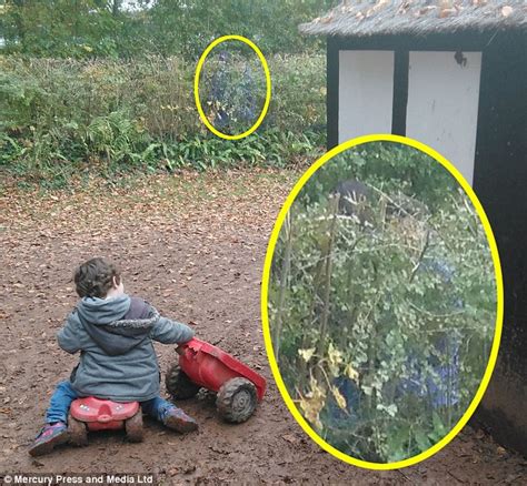 Mother 'captures photo of civil war ghosts' at St Fagans National ...