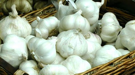 Cloves Of Garlic In A Basket Free Stock Photo - Public Domain Pictures