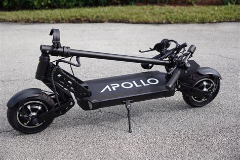 Apollo Ghost electric scooter review: Fast, fun, and full-suspension!