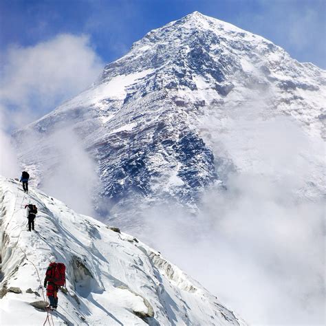 There’s a Report of Stolen Climbing Gear on Mount Everest